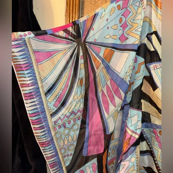 Charlotte Russe Sheer Batwing Blouse - Picture 2 of 3